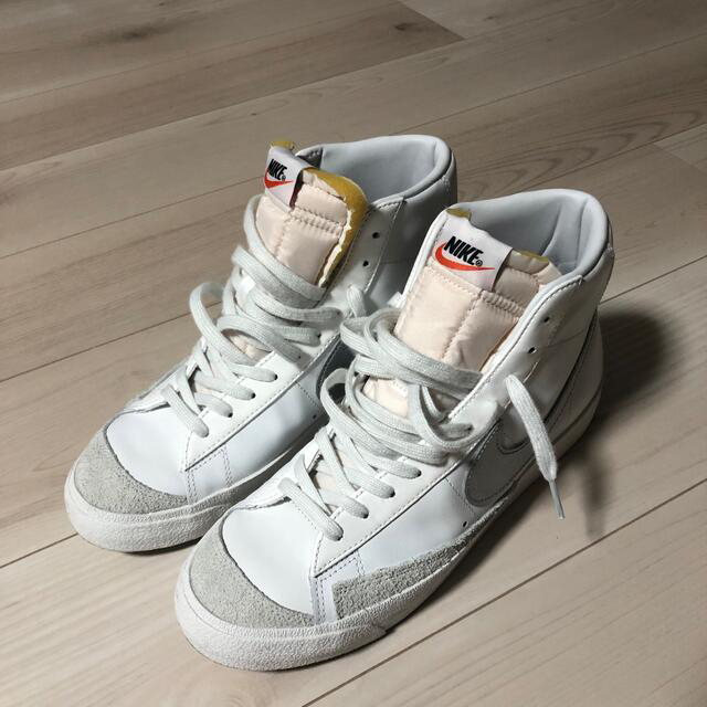 NIKE BLAZER MID 77スニーカー