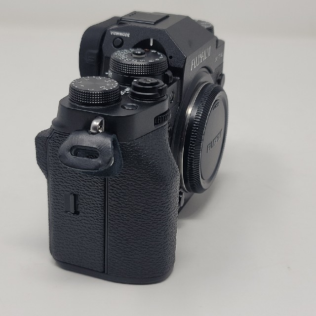 富士フイルム(フジフイルム)の富士フイルム FUJIFILM X-T4 ボディ 中古 美品　おまけつき スマホ/家電/カメラのカメラ(ミラーレス一眼)の商品写真