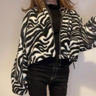 ベルシュカ(Bershka)のBershka ベルシュカ ゼブラ柄 ジャケット(テーラードジャケット)