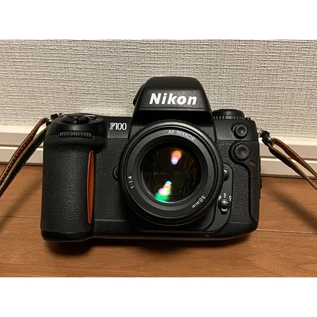 Nikon(ニコン)のNikonF100 レンズセット スマホ/家電/カメラのカメラ(フィルムカメラ)の商品写真