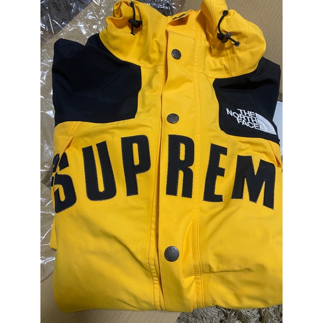 Supreme(シュプリーム)の【S】Supreme®/The North Face® Arc Logo メンズのジャケット/アウター(マウンテンパーカー)の商品写真