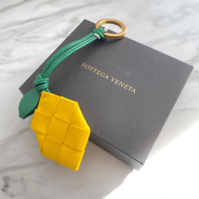 から厳選した - Veneta Bottega 【新品】BOTTEGA キーホルダー レモン バッグチャーム VENETA キーホルダー