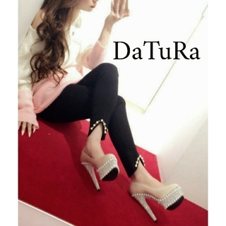 ダチュラ(DaTuRa)の新品 DaTuRa 裾パール パンツ(カジュアルパンツ)