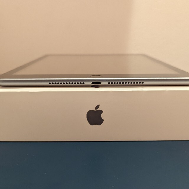 iPad(アイパッド)のアップル iPad 第5世代 cellularモデル 128GB スペースグレイ スマホ/家電/カメラのPC/タブレット(タブレット)の商品写真