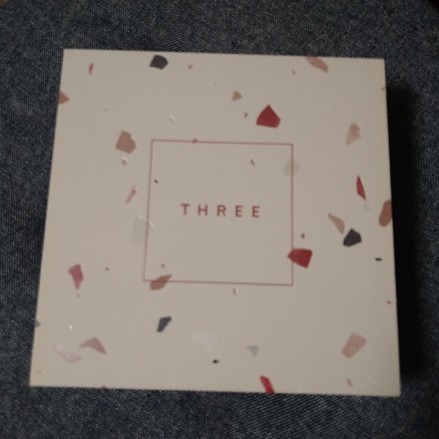 THREE(スリー)のTHREE バスエッセンス 今月いっぱい定価より50% コスメ/美容のボディケア(入浴剤/バスソルト)の商品写真