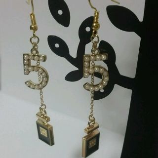 No.5×香水ピアス　black(ピアス)