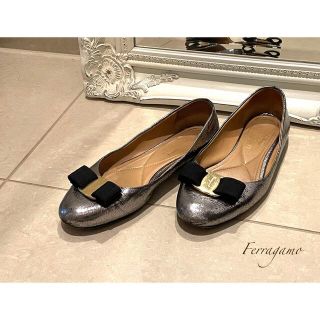 フェラガモ(Ferragamo)のフェラガモ♡シルバーバレエシューズ(バレエシューズ)