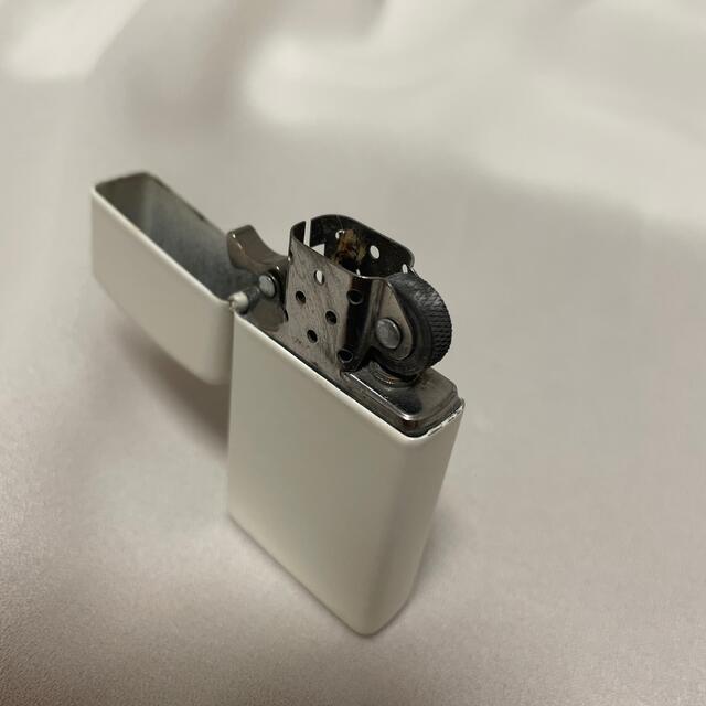 ZIPPO(ジッポー)の【中古】ZIPPO  ホワイト メンズのファッション小物(タバコグッズ)の商品写真