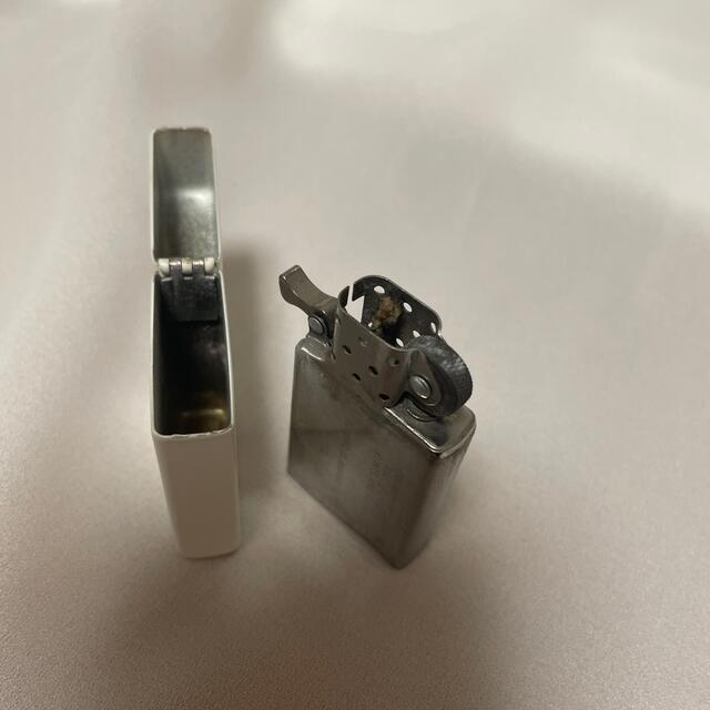 ZIPPO(ジッポー)の【中古】ZIPPO  ホワイト メンズのファッション小物(タバコグッズ)の商品写真