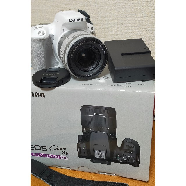 Canon(キヤノン)のたからっくま様専用★Canon EOS KISS X9 スマホ/家電/カメラのカメラ(デジタル一眼)の商品写真