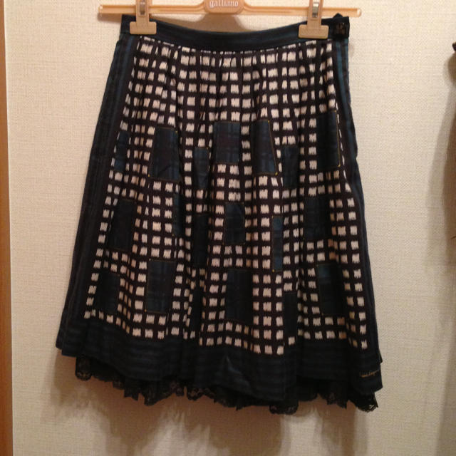 Lois CRAYON(ロイスクレヨン)の値下げ★スクエアボックスプリントスカート レディースのスカート(ひざ丈スカート)の商品写真