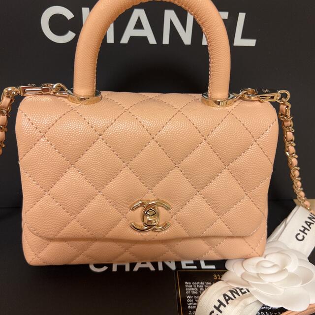 CHANEL(シャネル)のakane☆様ご専用CHANEL ココハンドルXXS ピンクベージュ レディースのバッグ(ショルダーバッグ)の商品写真