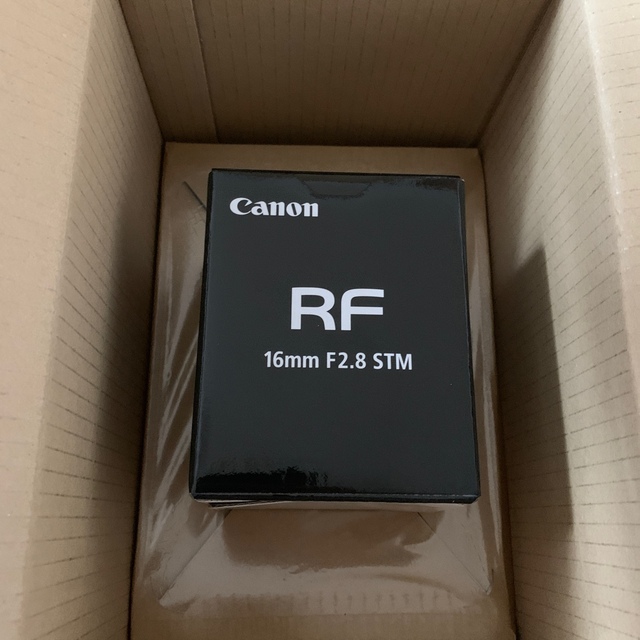 Canon(キヤノン)のCanon RF16mm f2.8 STM 新品 スマホ/家電/カメラのカメラ(レンズ(単焦点))の商品写真