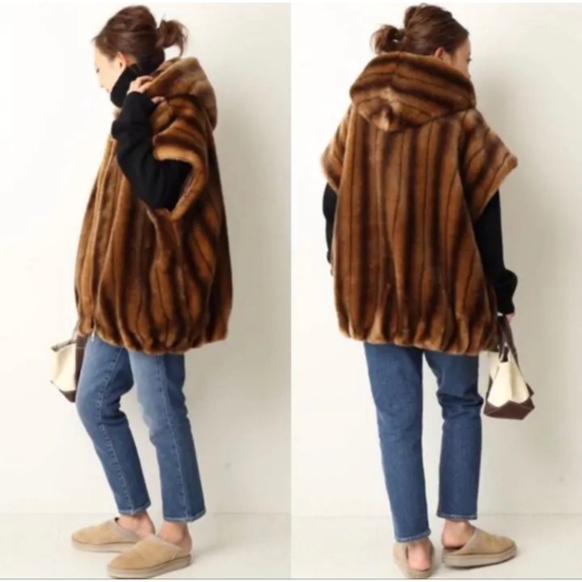 DEUXIEME CLASSE(ドゥーズィエムクラス)の【新品】Deuxieme Classe★A POINT FAKEFUR VEST レディースのジャケット/アウター(毛皮/ファーコート)の商品写真