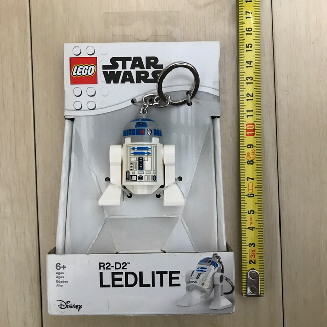 Lego(レゴ)の値下‼️LEGO レゴ　キーホルダー　LEDライト　STARWARS R2-D2 エンタメ/ホビーのアニメグッズ(キーホルダー)の商品写真