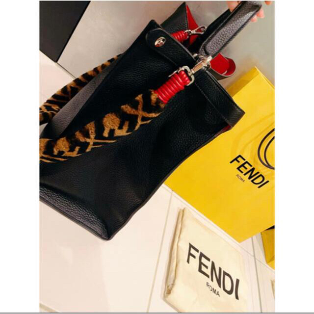 FENDI(フェンディ)の最終‼️FENDI フェンディ ストラップのみ‼︎ レディースのバッグ(ショルダーバッグ)の商品写真