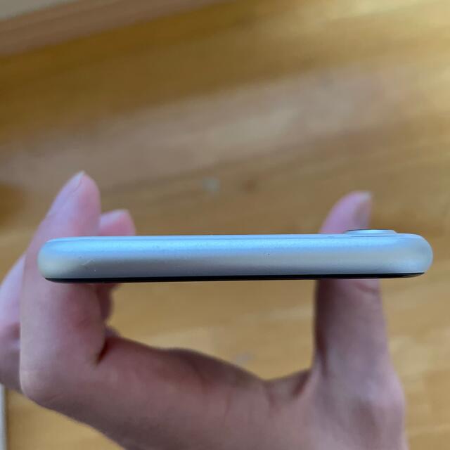Apple(アップル)のちゃママ様専用iPhone SE(第2世代 SE2) 容量: 64GBホワイト スマホ/家電/カメラのスマートフォン/携帯電話(スマートフォン本体)の商品写真