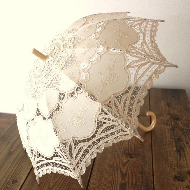 新品 バテンレース 日傘 アイボリー オフホワイト ブライダル レディースのファッション小物(傘)の商品写真