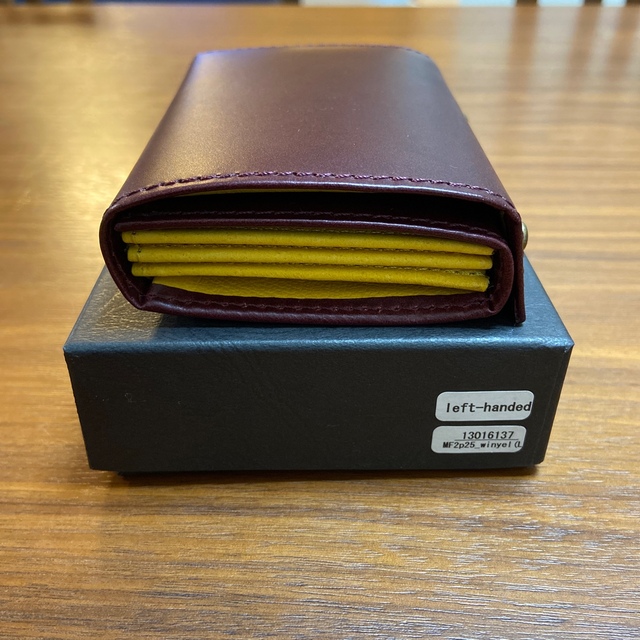 ほぼ未使用✨M+ エムピウ ミッレフォッリエ Ⅱ P25 三つ折り財布 オイモ-