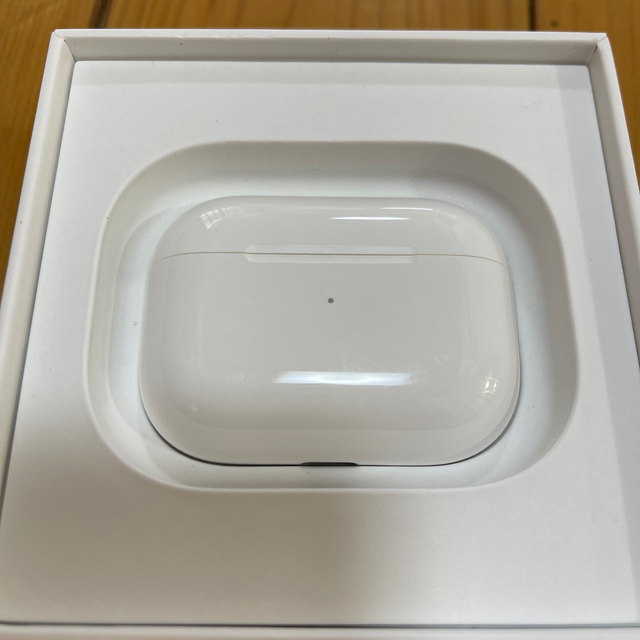 Apple(アップル)のAirPods Pro 新品未使用 スマホ/家電/カメラのオーディオ機器(ヘッドフォン/イヤフォン)の商品写真