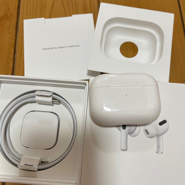 Apple(アップル)のAirPods Pro 新品未使用 スマホ/家電/カメラのオーディオ機器(ヘッドフォン/イヤフォン)の商品写真