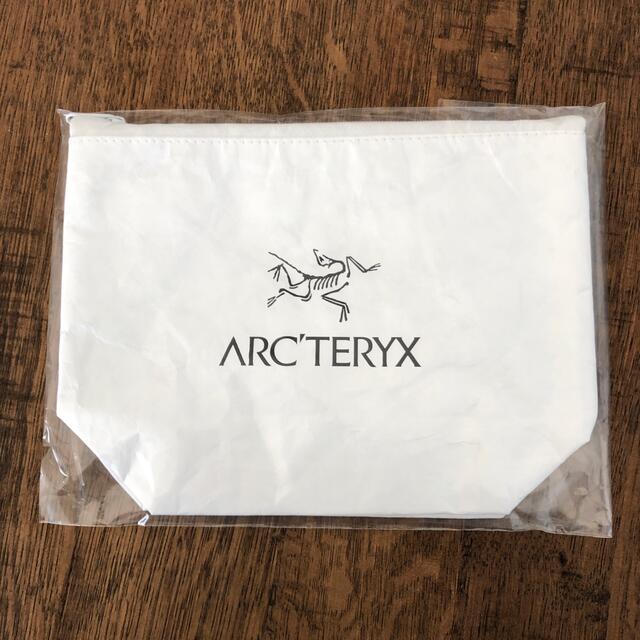 ARC'TERYX(アークテリクス)のアークテリクス　タイベック製ポーチ　非売品　ARC'TERYX メンズのバッグ(ショルダーバッグ)の商品写真