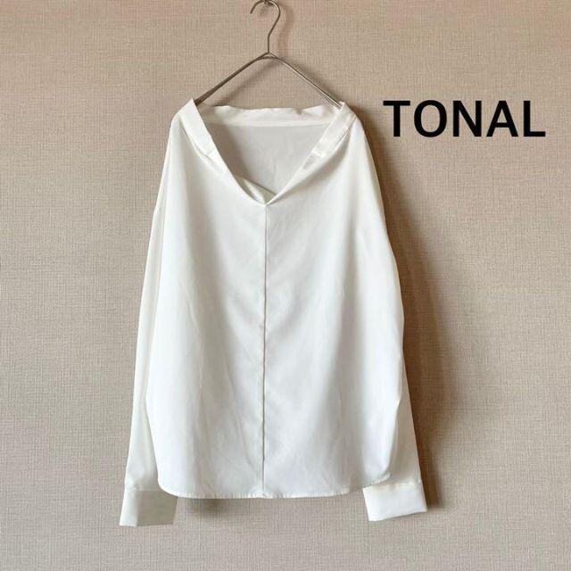 【TONAL】トーナル 美品 ホワイト長袖ブラウス レディースのトップス(シャツ/ブラウス(長袖/七分))の商品写真