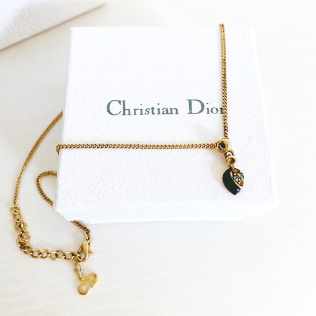 Christian Dior(クリスチャンディオール)のブル公様専用クリスチャンディオールラインストーンデザインネックレス　ゴールド　黒 レディースのアクセサリー(ネックレス)の商品写真