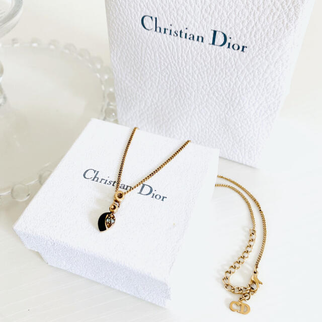 Christian Dior(クリスチャンディオール)のブル公様専用クリスチャンディオールラインストーンデザインネックレス　ゴールド　黒 レディースのアクセサリー(ネックレス)の商品写真