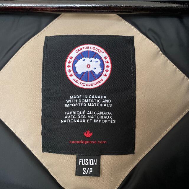 CANADA GOOSE(カナダグース)のCANADA GOOSE fusion ROSSCLAIR PARKA レディースのジャケット/アウター(ダウンジャケット)の商品写真