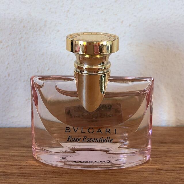 BVLGARI ブルガリ　ローズエッセンシャル　5ml コスメ/美容の香水(香水(女性用))の商品写真