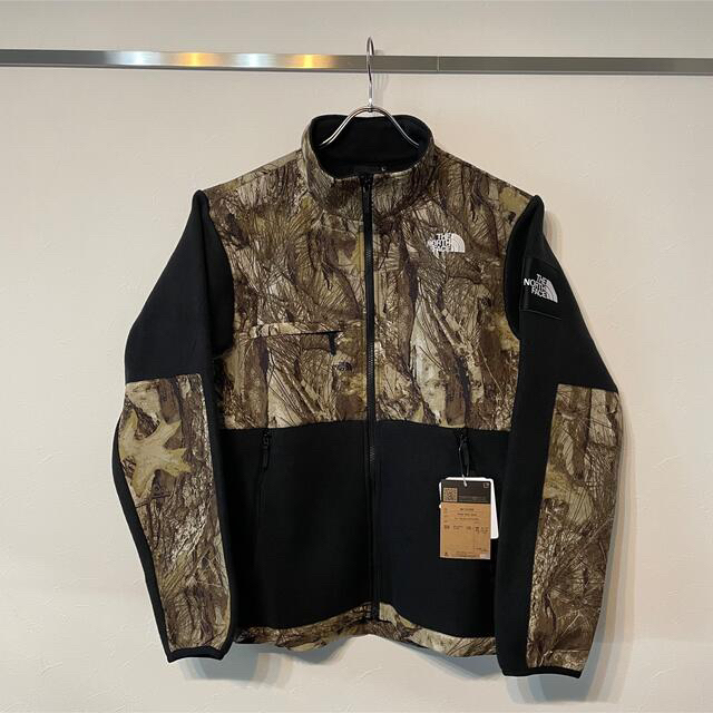 THE NORTH FACE(ザノースフェイス)の新品未使用　novelty denali jacket FK Lサイズ 即完売 メンズのジャケット/アウター(ブルゾン)の商品写真