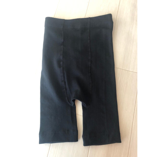 裏起毛　短パン　ブラック黒　MーL レディースの下着/アンダーウェア(アンダーシャツ/防寒インナー)の商品写真