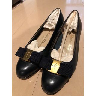 フェラガモ ローファーの通販 300点以上 | Ferragamoを買うならラクマ