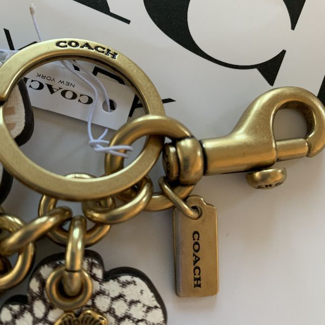 ローズ COACH - コーチ/バイカーリベットティー ローズが可愛い♪バッグチャーム キーフォルダーの通販 by ワクワクショップ|コーチならラクマ アメリカ