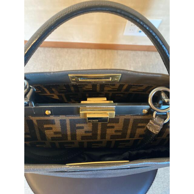 フェンディ　FENDI ピーカブー 2