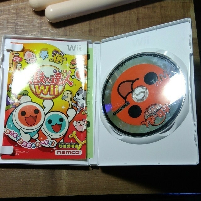 Wii(ウィー)の太鼓の達人Wii タタコン ソフト バチ セット たいこの達人 コントローラー エンタメ/ホビーのゲームソフト/ゲーム機本体(家庭用ゲームソフト)の商品写真