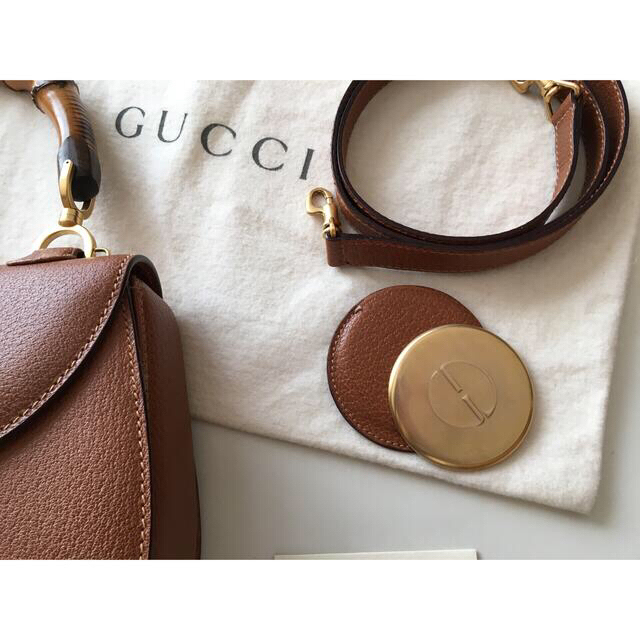 Gucci(グッチ)のグッチ　バンブーバッグ　ショルダー　ミラー付き　美品 レディースのバッグ(ハンドバッグ)の商品写真