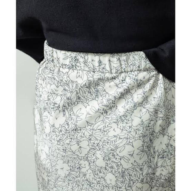 mystic(ミスティック)のmystic ヴィンテージサテン花柄スカート レディースのスカート(ロングスカート)の商品写真