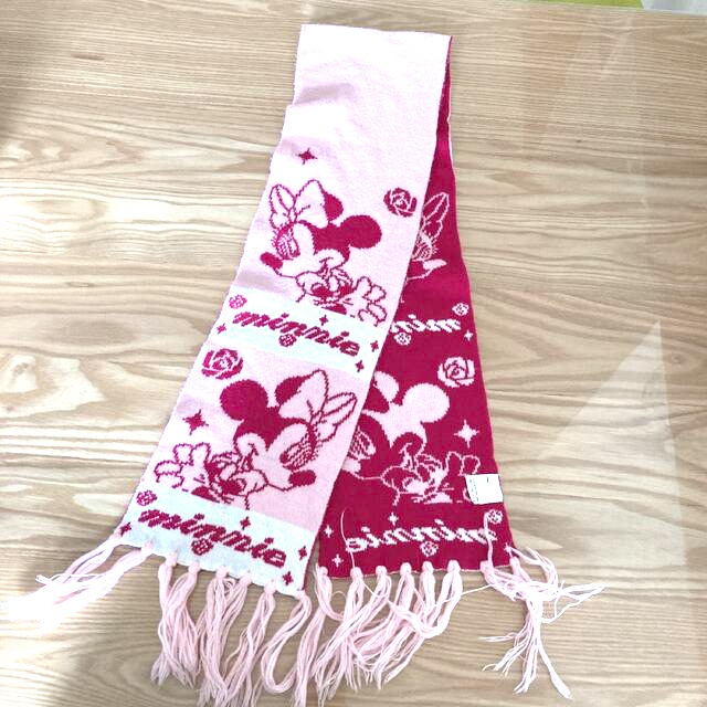 Disney(ディズニー)の【お値下げ】ディズニー ミニーちゃんのピンクのマフラー キッズ/ベビー/マタニティのこども用ファッション小物(マフラー/ストール)の商品写真