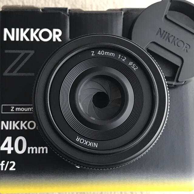 Nikon(ニコン)のNikon 単焦点レンズ NIKKOR Z40ミリF2  新品同様 スマホ/家電/カメラのカメラ(その他)の商品写真