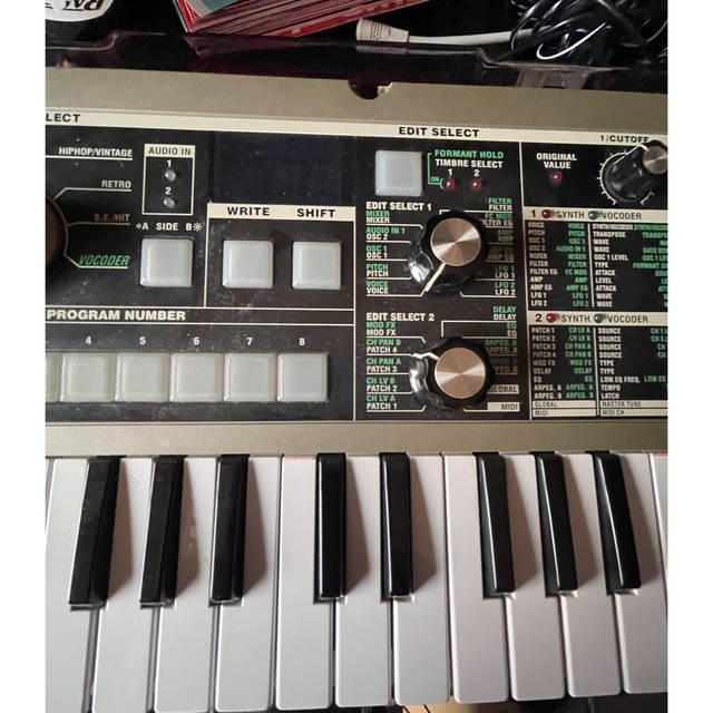 KORG(コルグ)のマイクロKORGシンセサイザー 楽器の鍵盤楽器(キーボード/シンセサイザー)の商品写真