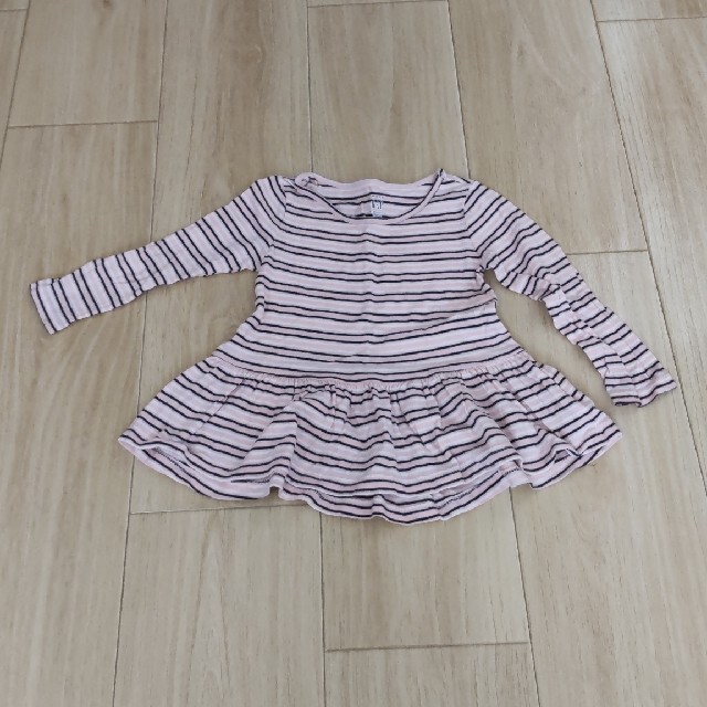 babyGAP(ベビーギャップ)のベビー服(baby GAP)90cm キッズ/ベビー/マタニティのキッズ服女の子用(90cm~)(Tシャツ/カットソー)の商品写真