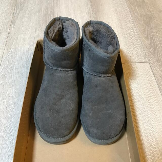 UGG クラシックミニ　グレー