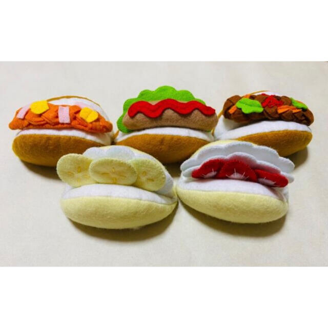 フェルトままごと ロールサンドパン ハンドメイドのキッズ/ベビー(おもちゃ/雑貨)の商品写真