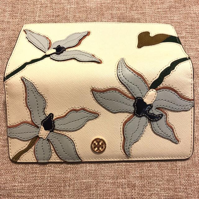 Tory Burch(トリーバーチ)の美品　TORY BURCH トリーバーチ　長財布　白　ジッパー レザー　レア レディースのファッション小物(財布)の商品写真