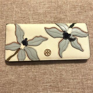 トリーバーチ(Tory Burch)の美品　TORY BURCH トリーバーチ　長財布　白　ジッパー レザー　レア(財布)