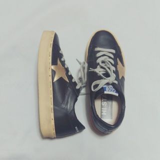 ゴールデングース(GOLDEN GOOSE)のgolden goose hi starブラックスニーカー(スニーカー)