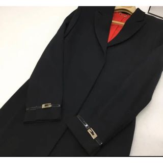 グッチ(Gucci)のGUCCIロングコートアウターレディース　ブラック(ロングコート)