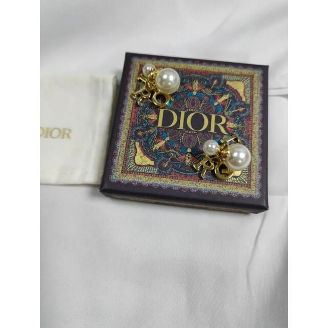 DIOR パールピアス DIOR パールピアス